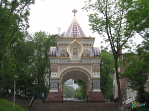 Триумфальная арка на ул. Петра Великого