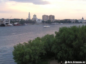 Вид Астрахани с нового моста через р. Волга - 1